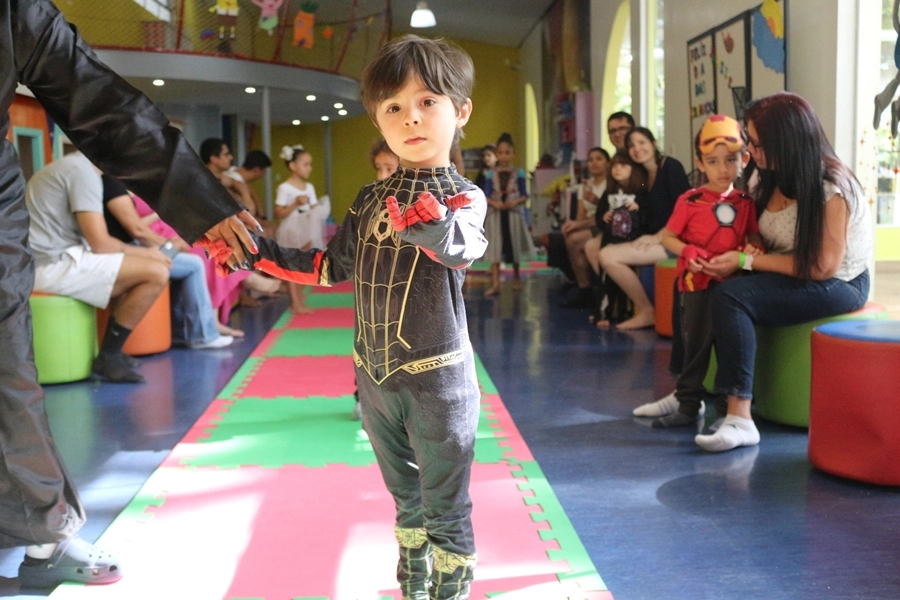 Momentos Criativos – Contação de História - Livro: “Bruxa, bruxa venha à minha festa” com desfile de fantasia – 25/10/2025