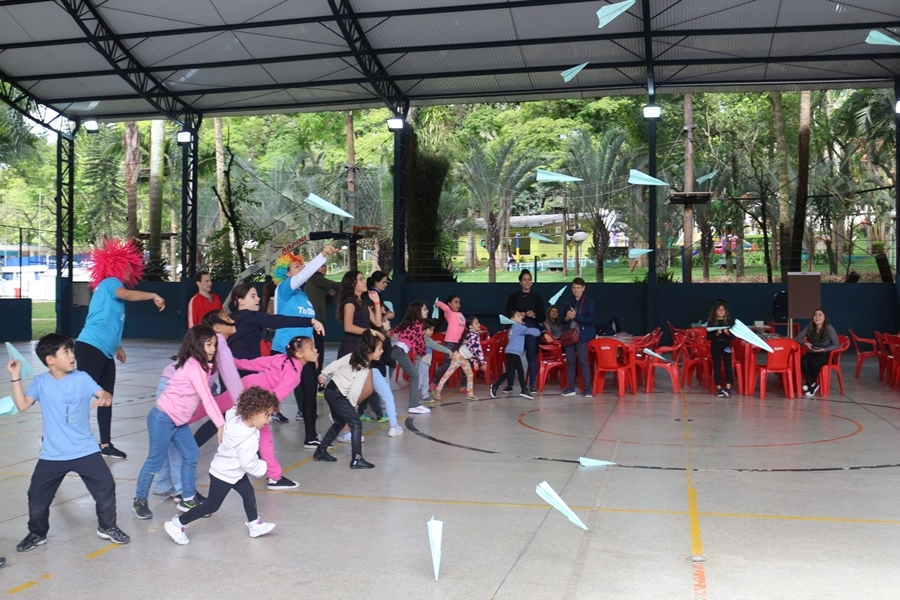 Brincadeiras Cantadas e Ateliê de Dobraduras com o Projeto Sorria – 09/11/2025