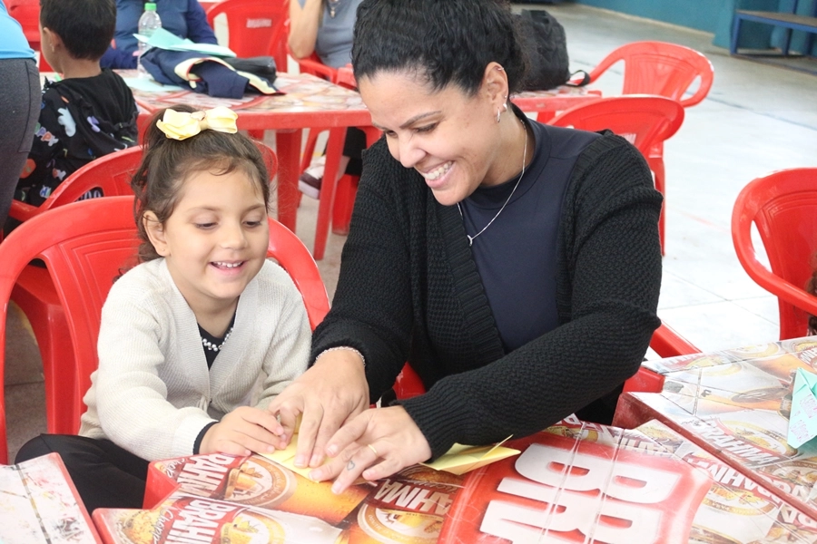 Brincadeiras Cantadas e Ateliê de Dobraduras com o Projeto Sorria – 09/11/2025