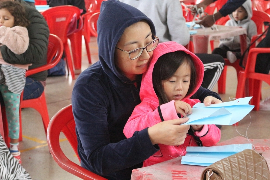 Pipas colorindo o céu com o Projeto Sorria – 19/10/2025