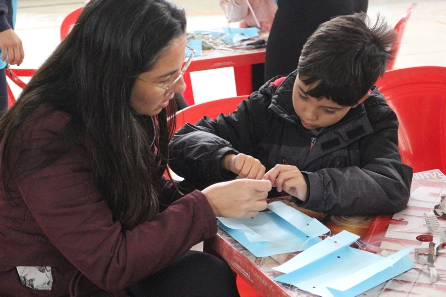 Pipas colorindo o céu com o Projeto Sorria – 19/10/2025