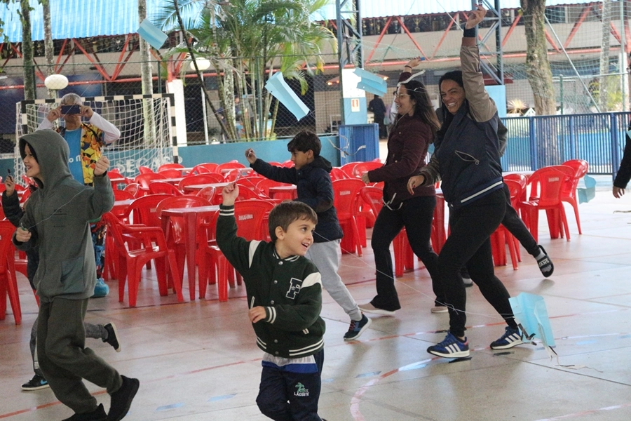 Pipas colorindo o céu com o Projeto Sorria – 19/10/2025