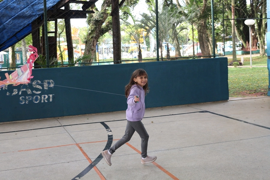 Pipas colorindo o céu com o Projeto Sorria – 19/10/2025