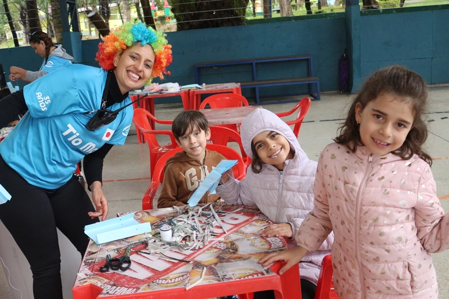 Pipas colorindo o céu com o Projeto Sorria – 19/10/2025