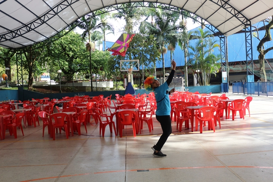 Pipas colorindo o céu com o Projeto Sorria – 19/10/2025