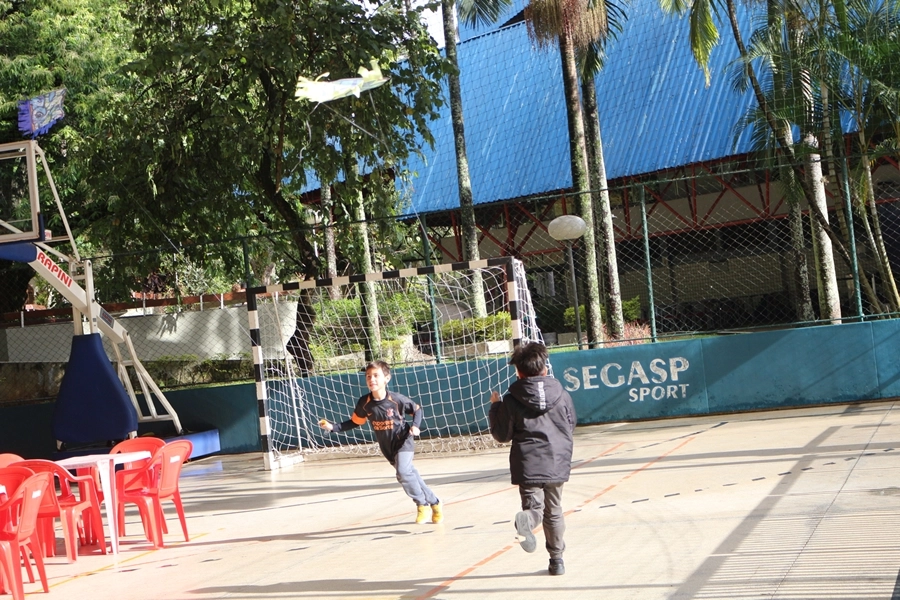 Pipas colorindo o céu com o Projeto Sorria – 19/10/2025