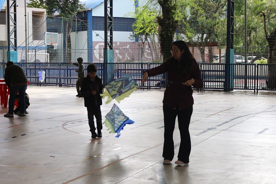 Pipas colorindo o céu com o Projeto Sorria – 19/10/2025