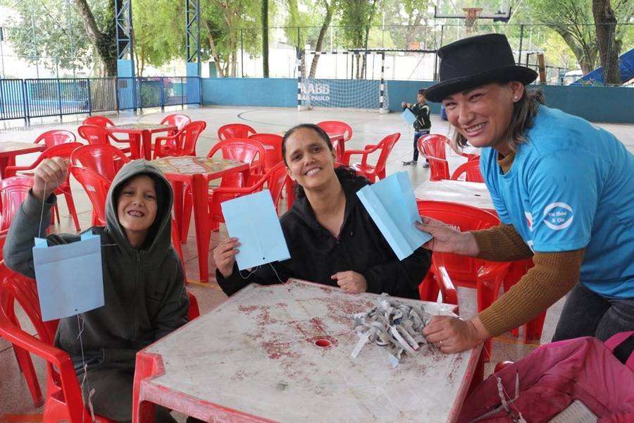 Pipas colorindo o céu com o Projeto Sorria – 19/10/2025